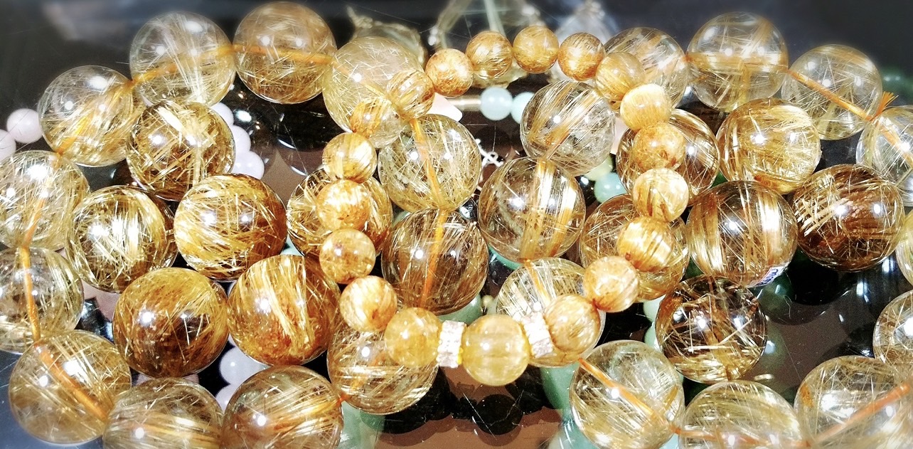金色の針が美しいルチルクォーツのブレスレット